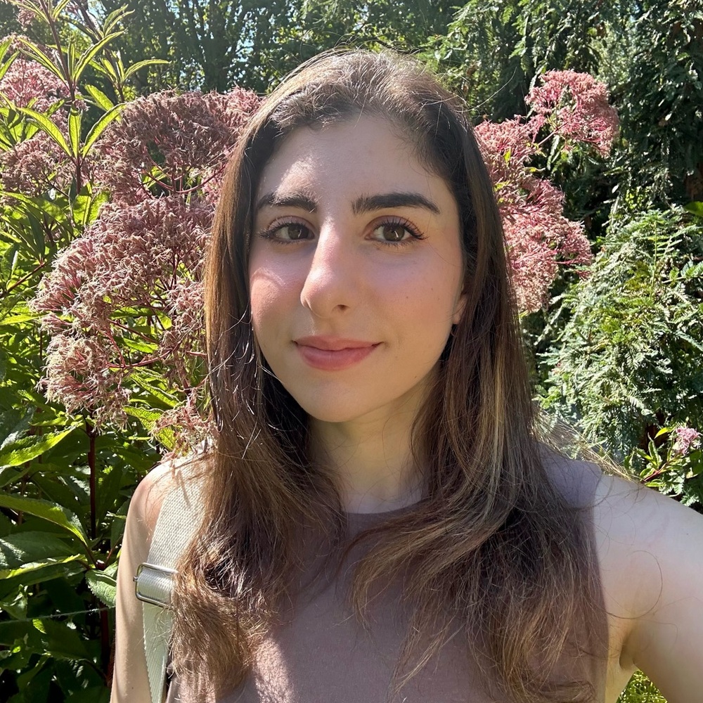 Meet your Posher, Nina